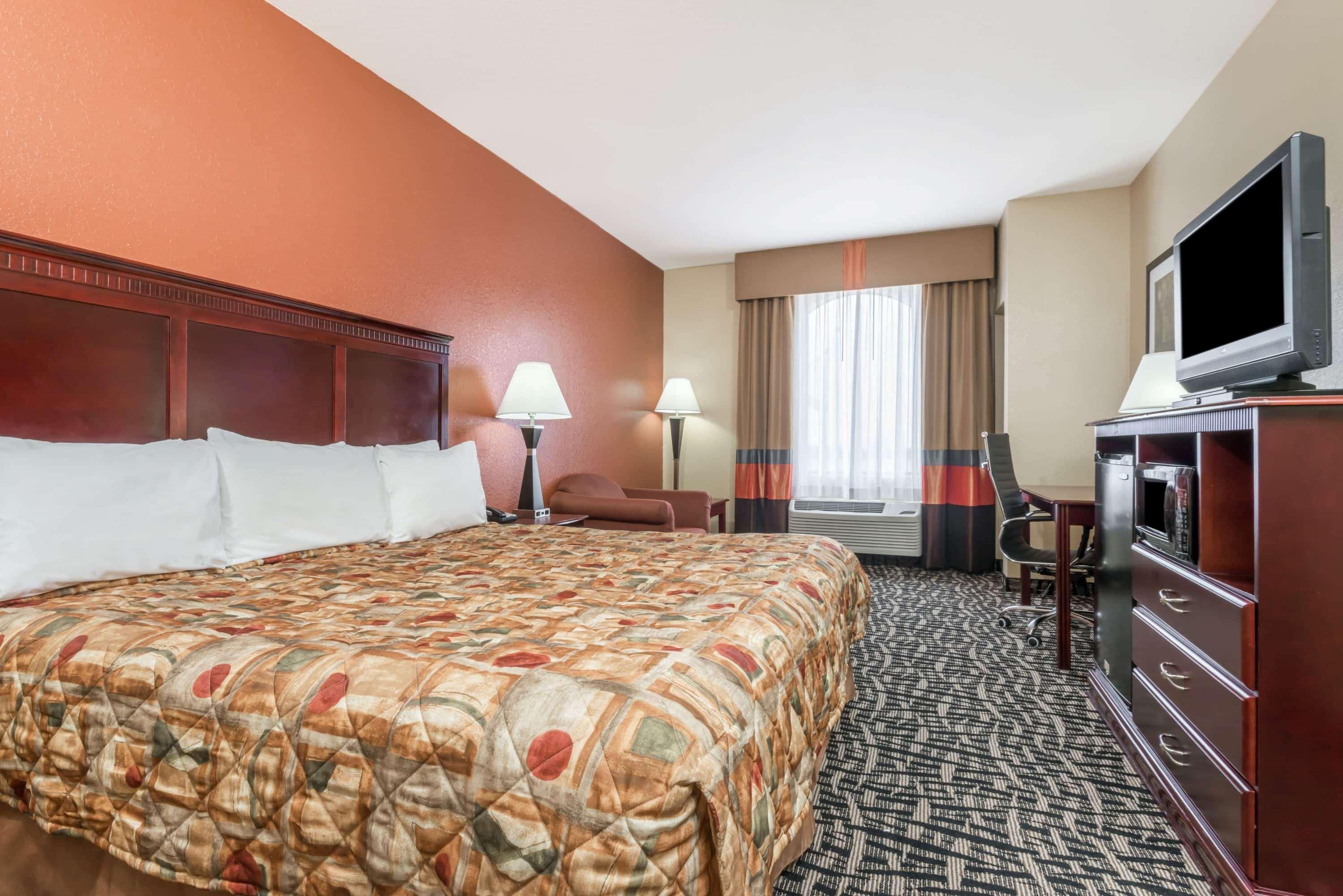 Days Inn & Suites By Wyndham Prattville-Montgomery Eksteriør bilde