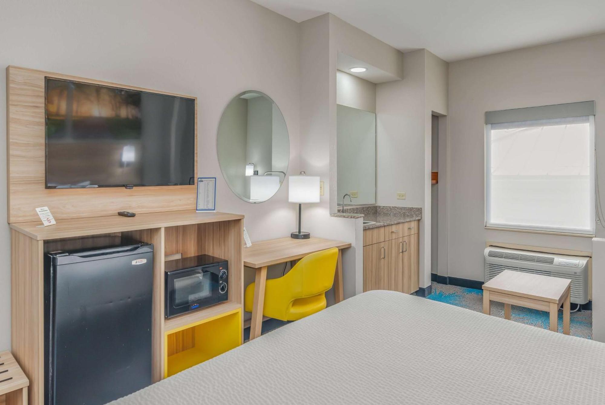 Days Inn & Suites By Wyndham Prattville-Montgomery Eksteriør bilde