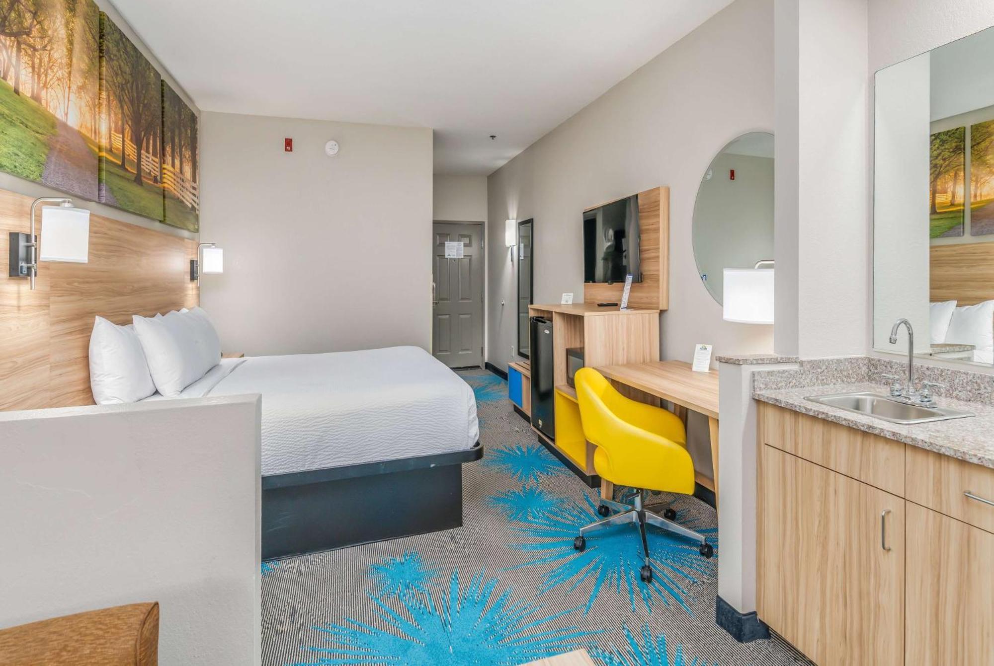Days Inn & Suites By Wyndham Prattville-Montgomery Eksteriør bilde